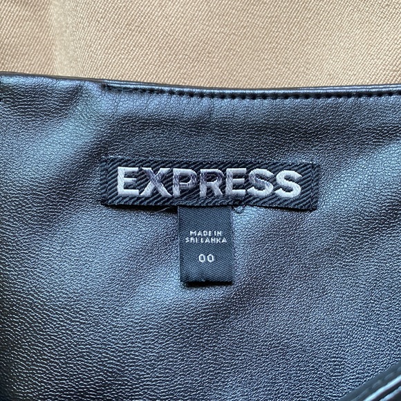 Express skirt size 00 - Picture 3 of 4